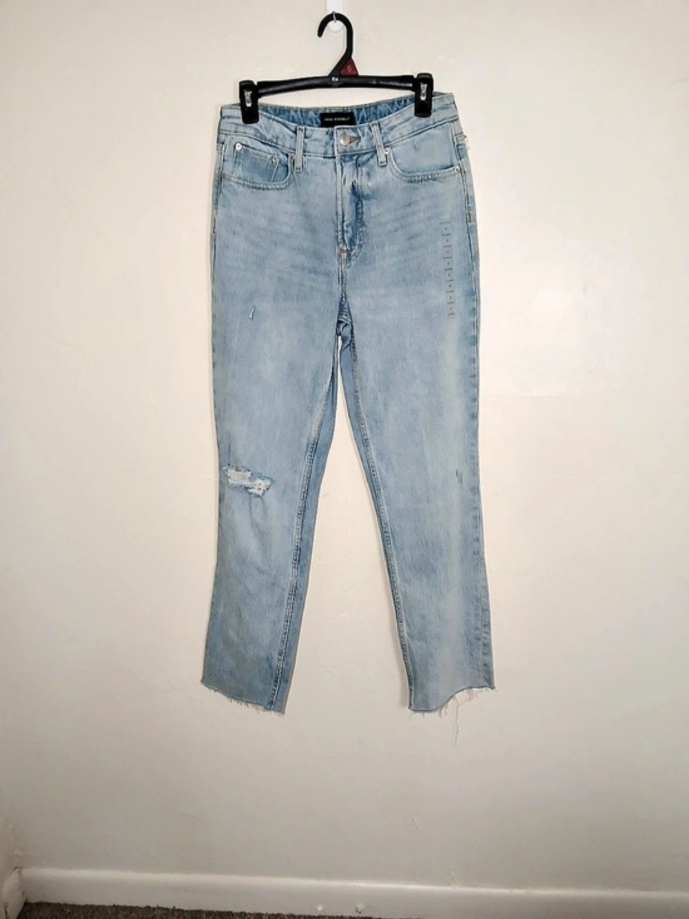 Free Assembly Super High Rise Straight Light Wash Distressed Blue Jeans 6 NWT